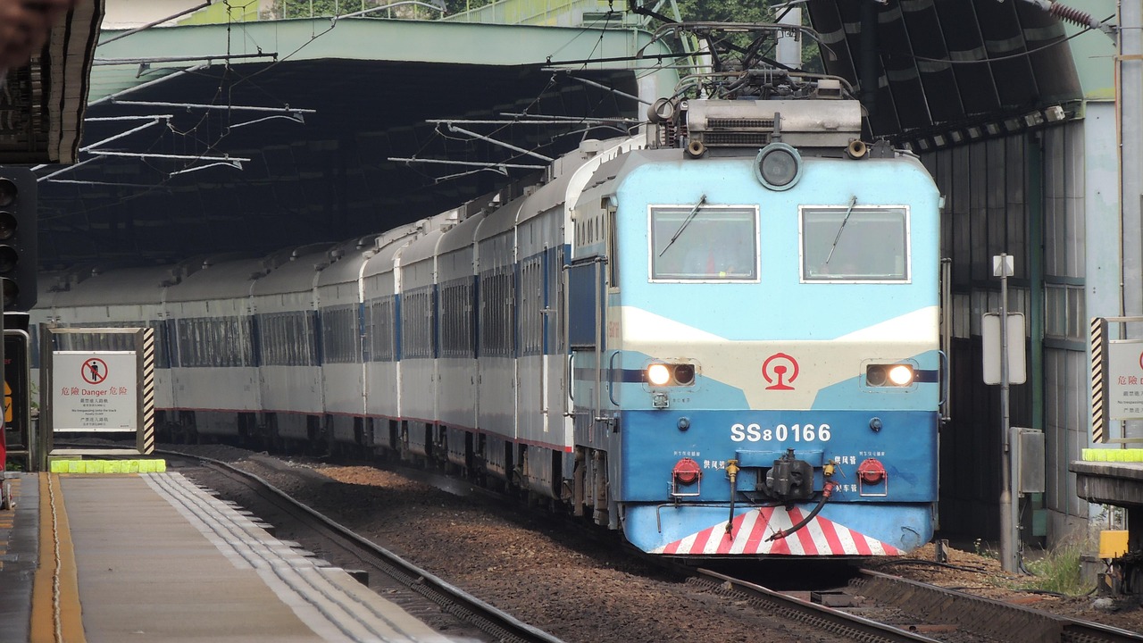 五菱燃油觀光車最新款，現(xiàn)代都市便捷與舒適的探索之旅